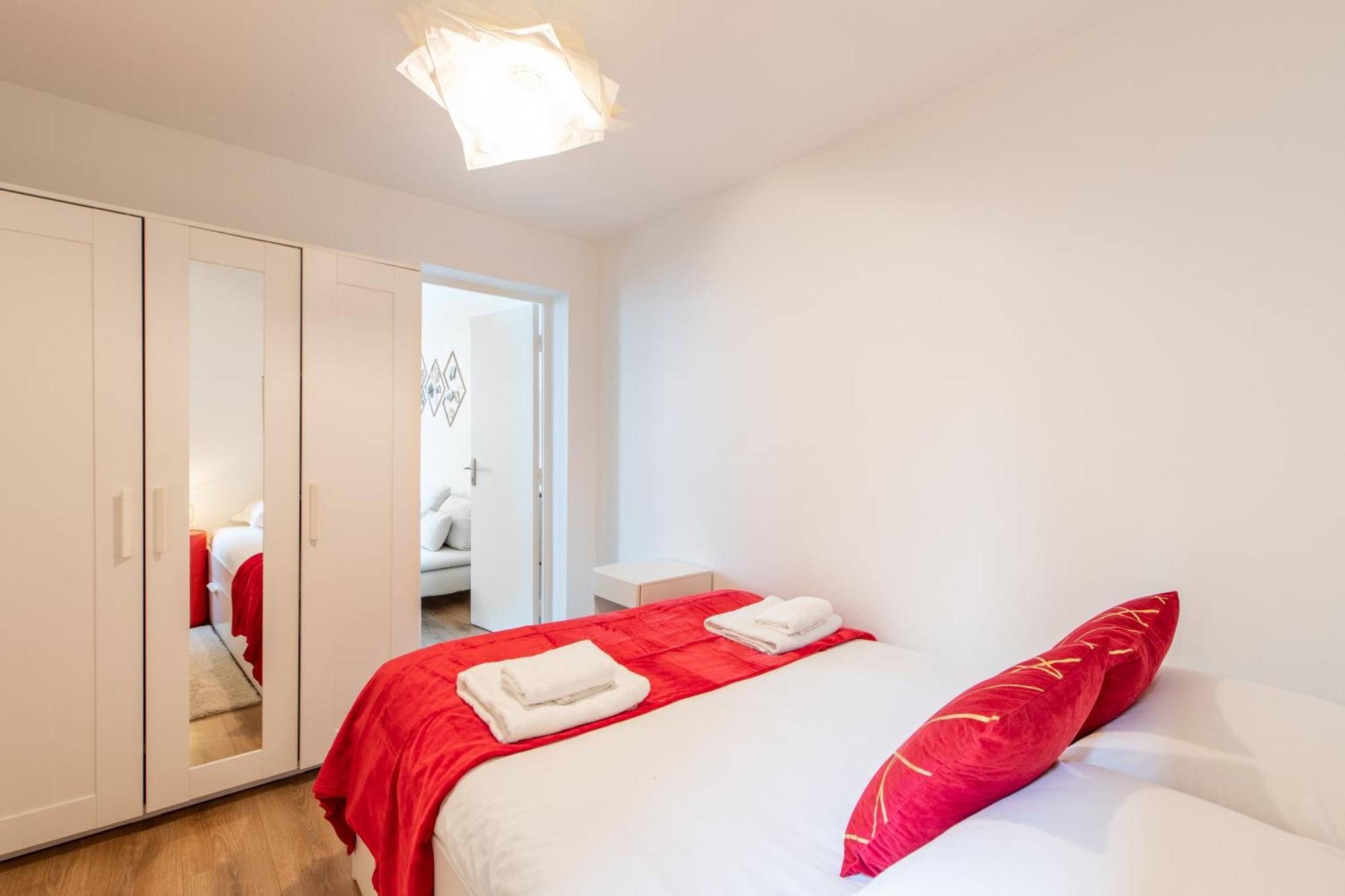 Spacious And Bright 2-Bedroom Large Apartment Very Close To Paris - Near Metro Boulogne-Billancourt Exterior foto
